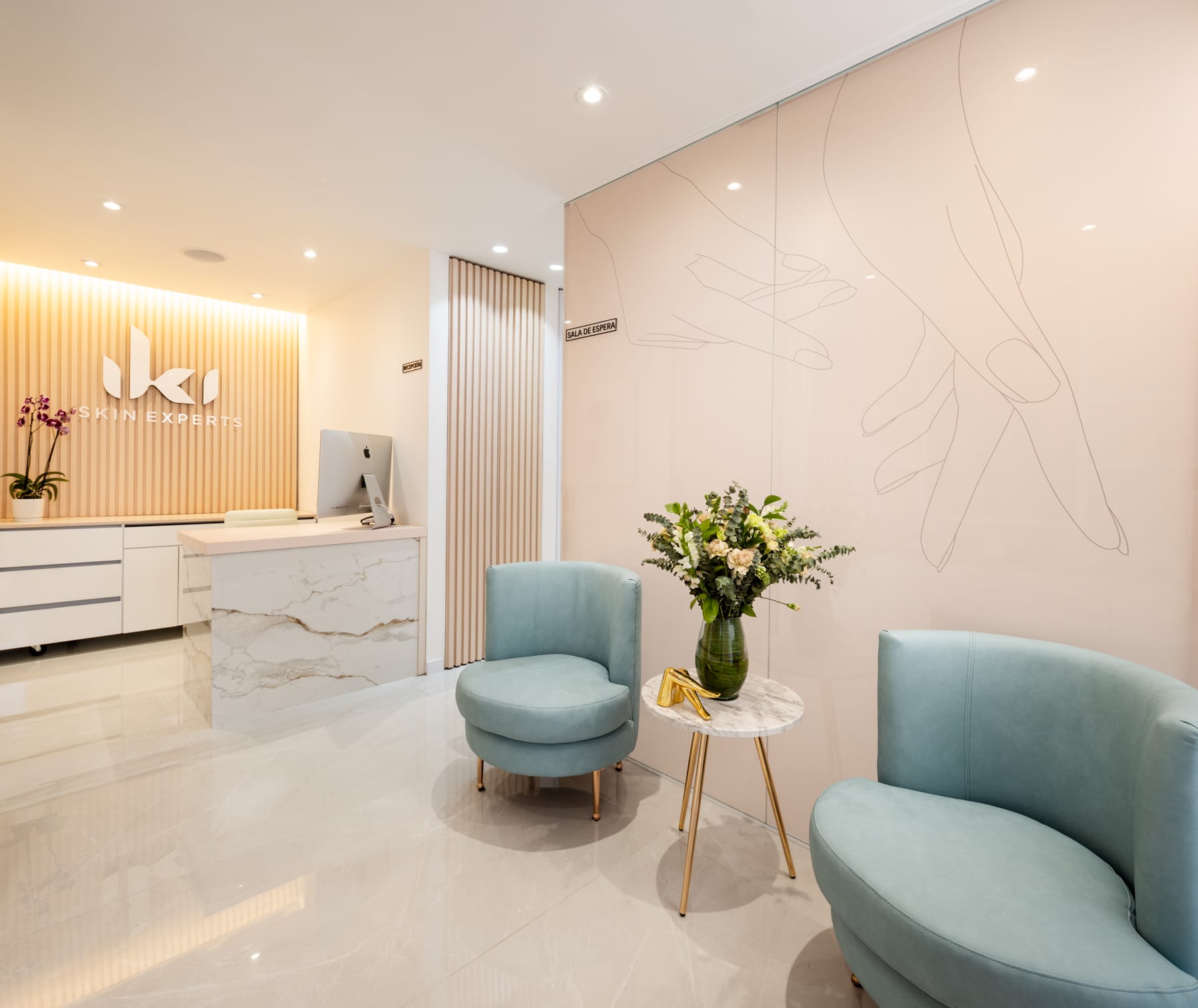 Recepción de IKI Skin Experts en Usaquén, Bogotá