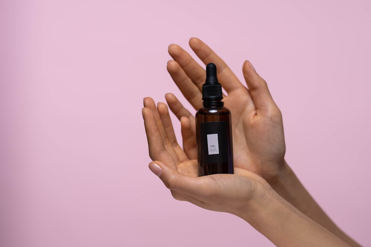 Productos de skincare para una rutina de cuidado de los poros abiertos